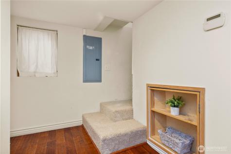 547 NE 91st Street Seattle WA 98115