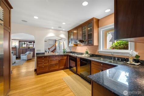 3608 43rd Avenue NE Seattle WA 98105