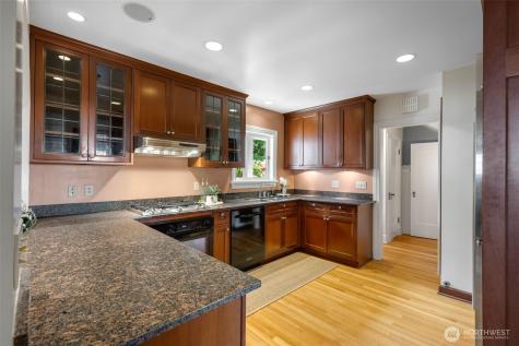 3608 43rd Avenue NE Seattle WA 98105