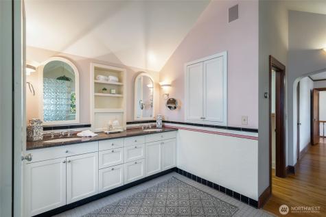 3608 43rd Avenue NE Seattle WA 98105