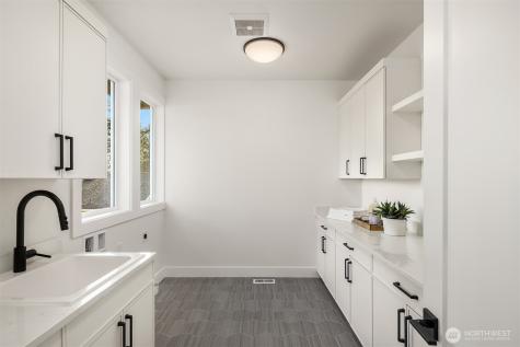 510 Nile Ave NE Renton WA 98059