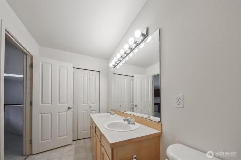 22534 43rd Avenue S Kent WA 98032