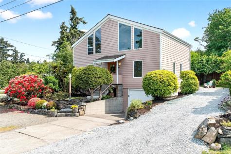 516 Wana Wana Place NE Tacoma WA 98422