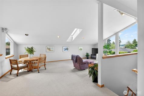 516 Wana Wana Place NE Tacoma WA 98422