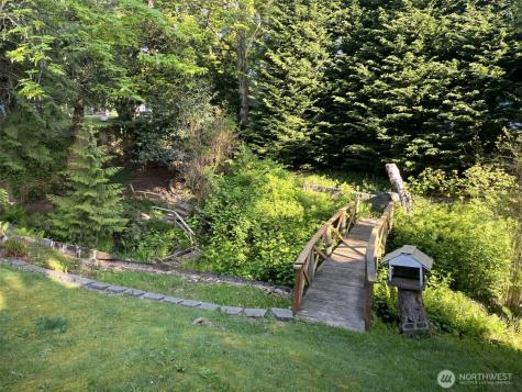 5028 Maple Street Blaine WA 98230