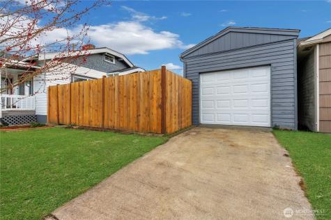 1216 S 37th Street Tacoma WA 98418