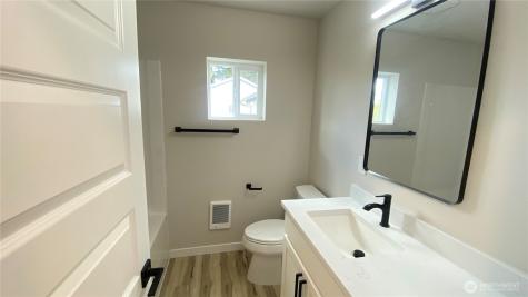 1560 S 28th Street Tacoma WA 98409