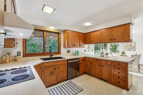 5712 Parkside Drive Marysville WA 98270
