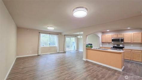 17933 73rd Avenue E Puyallup WA 98375