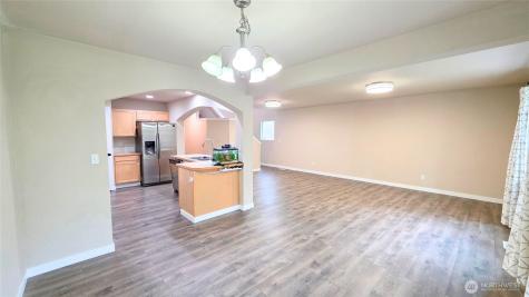 17933 73rd Avenue E Puyallup WA 98375