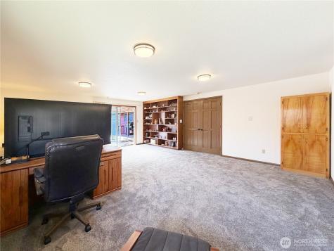 8825 Corbin Drive Everett WA 98204