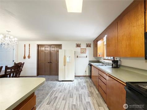8825 Corbin Drive Everett WA 98204