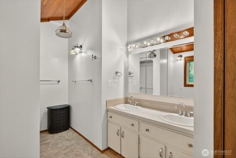 1087 Digby Road Mount Vernon WA 98274