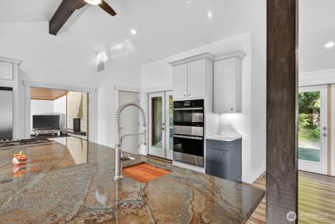 1087 Digby Road Mount Vernon WA 98274