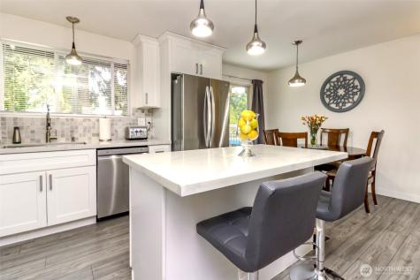 33227 39th Avenue SW Federal Way WA 98023