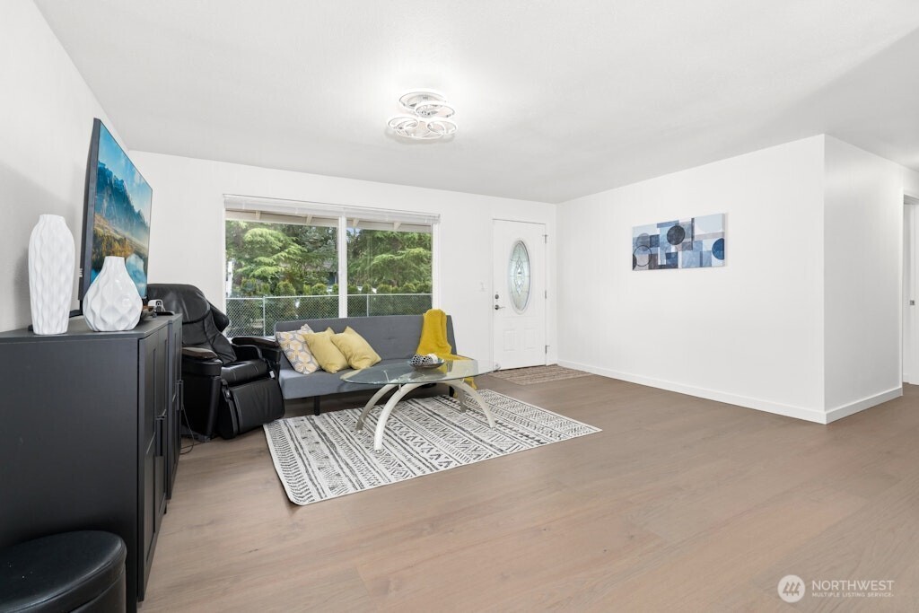 1115 207th Place NE Sammamish WA 98074