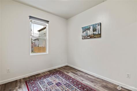 1521 E Spruce Street Seattle WA 98122