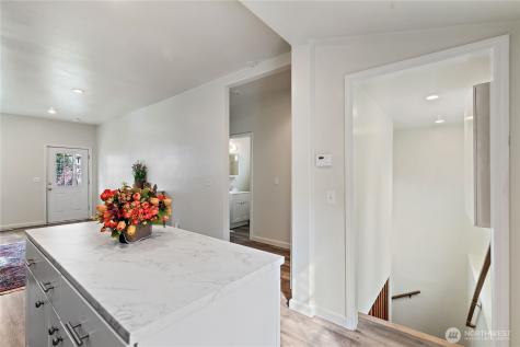 1521 E Spruce Street Seattle WA 98122