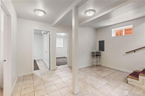1521 E Spruce Street Seattle WA 98122
