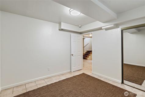 1521 E Spruce Street Seattle WA 98122