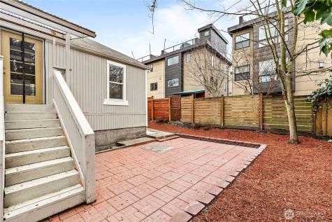 1521 E Spruce Street Seattle WA 98122