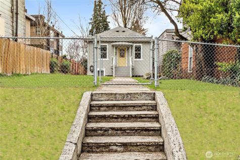 1521 E Spruce Street Seattle WA 98122