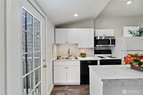 1521 E Spruce Street Seattle WA 98122