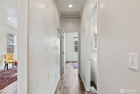 1521 E Spruce Street Seattle WA 98122