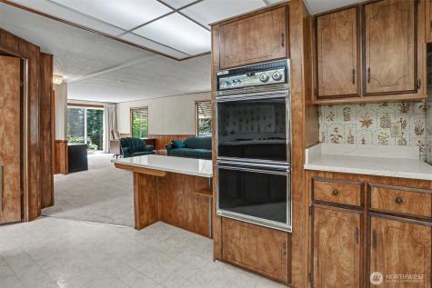 23809 Lake Drive E Bothell WA 98021