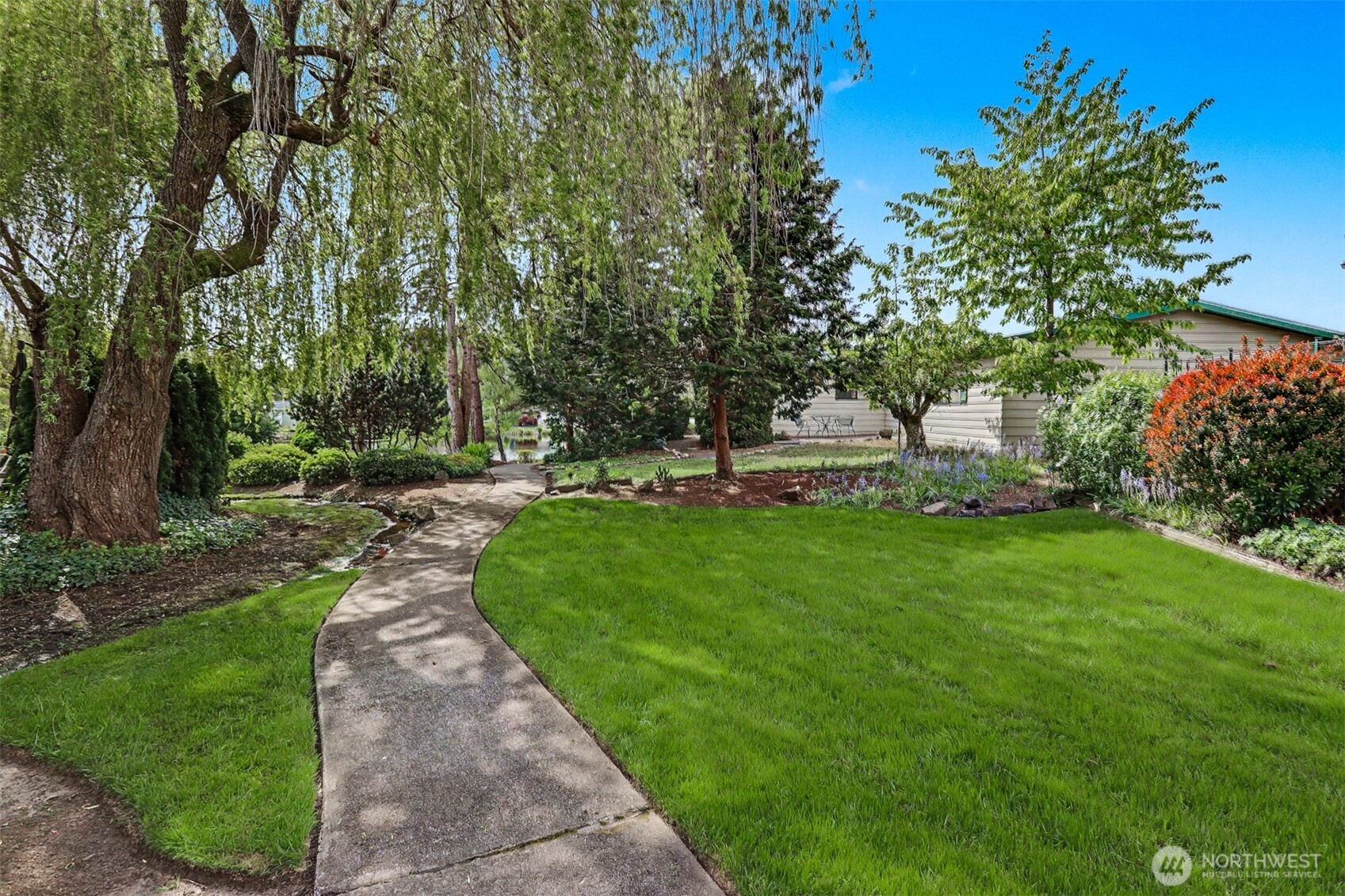 23809 Lake Drive E Bothell WA 98021