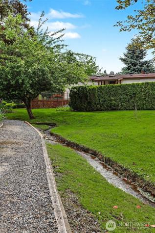 23809 Lake Drive E Bothell WA 98021