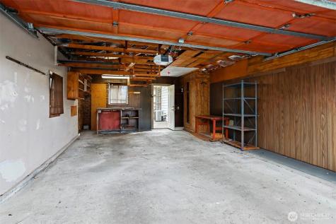 23809 Lake Drive E Bothell WA 98021