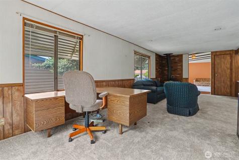 23809 Lake Drive E Bothell WA 98021