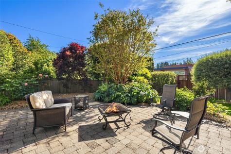 3053 32nd Avenue W Seattle WA 98199
