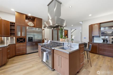 1136 14th Avenue Fox Island WA 98333