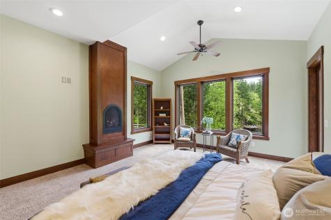1136 14th Avenue Fox Island WA 98333