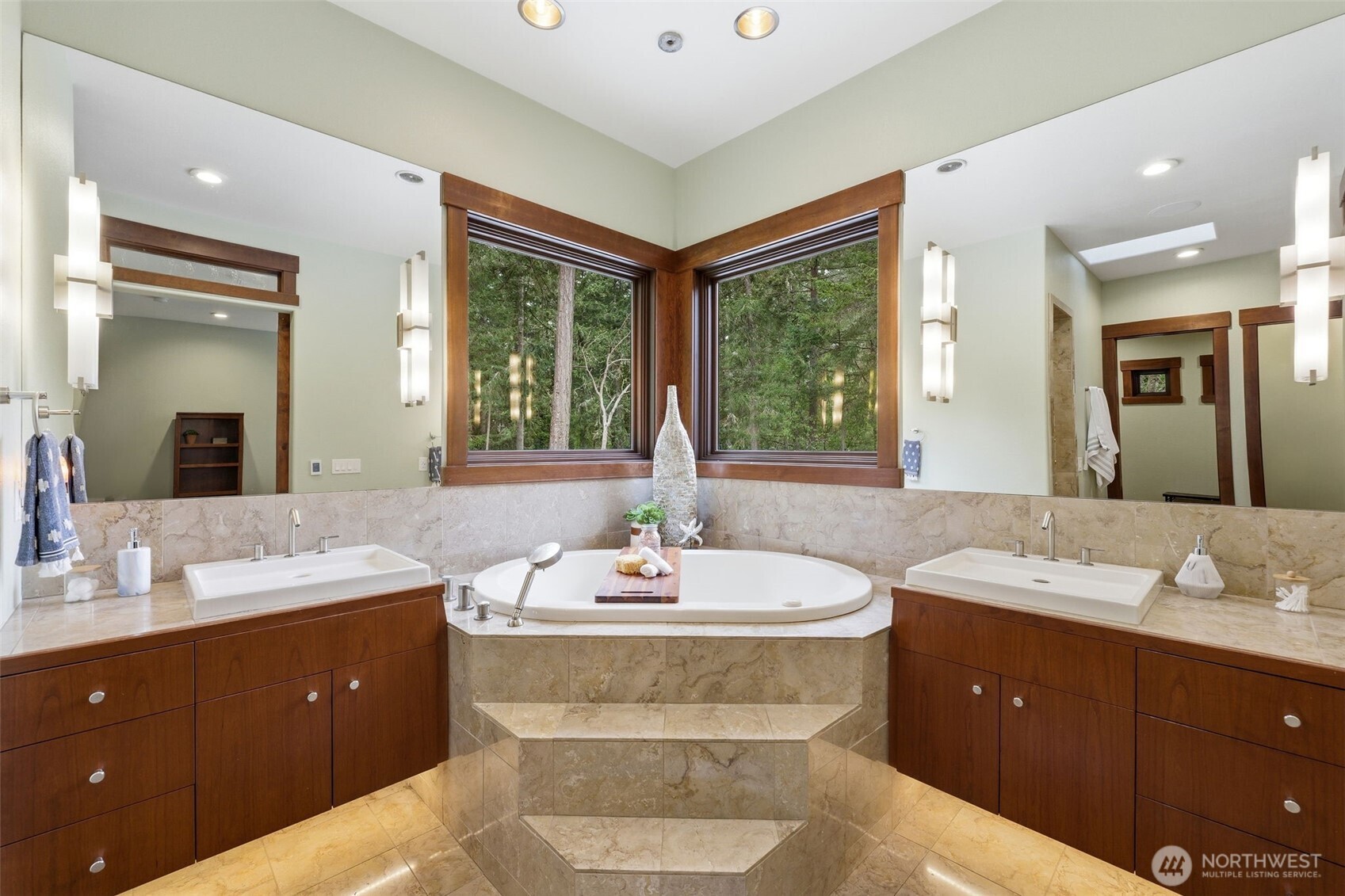 1136 14th Avenue Fox Island WA 98333