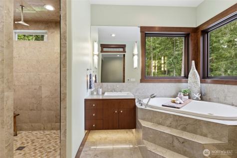 1136 14th Avenue Fox Island WA 98333
