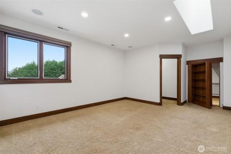 1136 14th Avenue Fox Island WA 98333