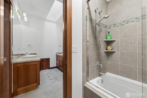 1136 14th Avenue Fox Island WA 98333
