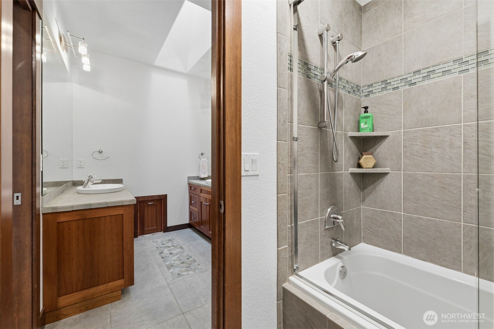 1136 14th Avenue Fox Island WA 98333