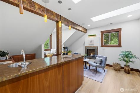 1136 14th Avenue Fox Island WA 98333