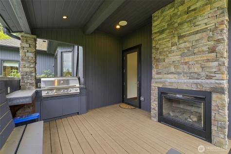 1136 14th Avenue Fox Island WA 98333