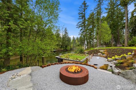 1136 14th Avenue Fox Island WA 98333