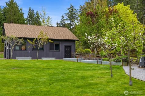 1136 14th Avenue Fox Island WA 98333
