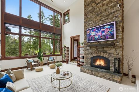 1136 14th Avenue Fox Island WA 98333