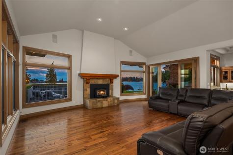 21028 Snag Island Drive E Lake Tapps WA 98391