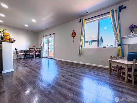 6713 140th Street Ct E Puyallup WA 98373