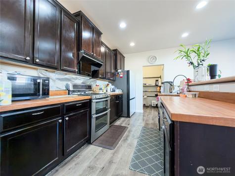 6713 140th Street Ct E Puyallup WA 98373