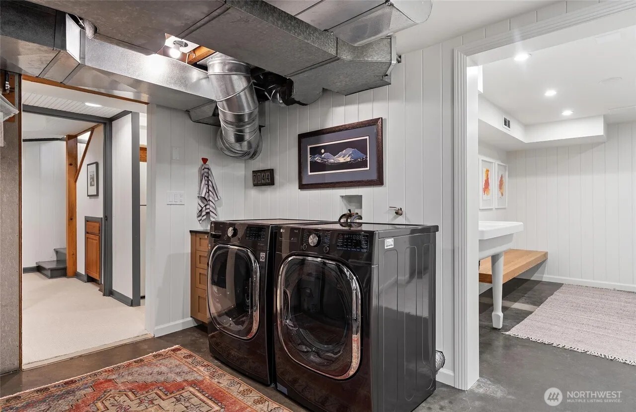 7044 50th Avenue NE Seattle WA 98115